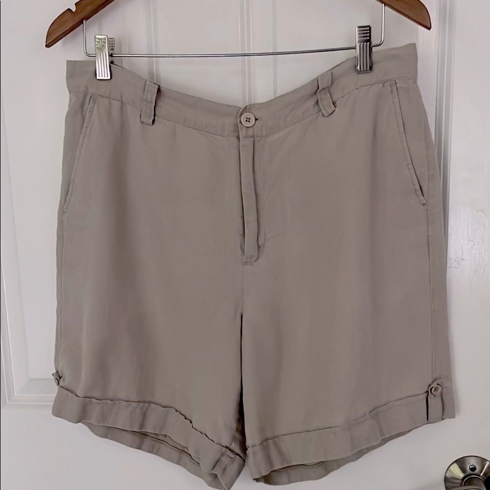 Orvis Beige/Taupe Women’s Bermuda Shorts